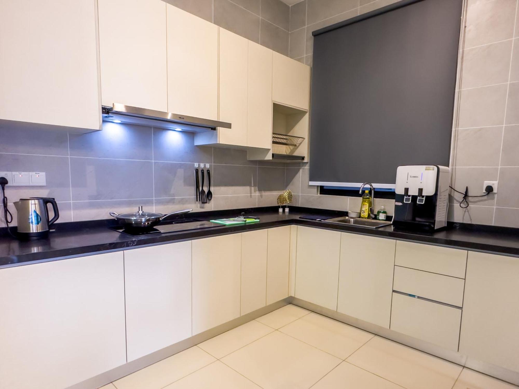 Twin Tower Residence By Nest Home【5 Mins Walk To Ciq】 ยะโฮร์บาห์รู ภายนอก รูปภาพ